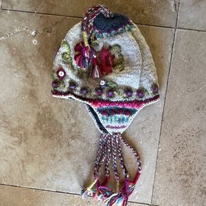 HAT ladies earflap 100% LAINE
WOOL hand knitted crocheted hat, excellent cond